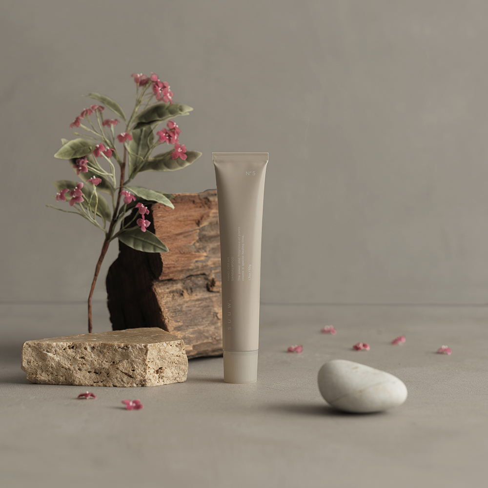 フレグランス ハンドクリーム N°5 SANDALWOOD | suuw. [スゥドット]